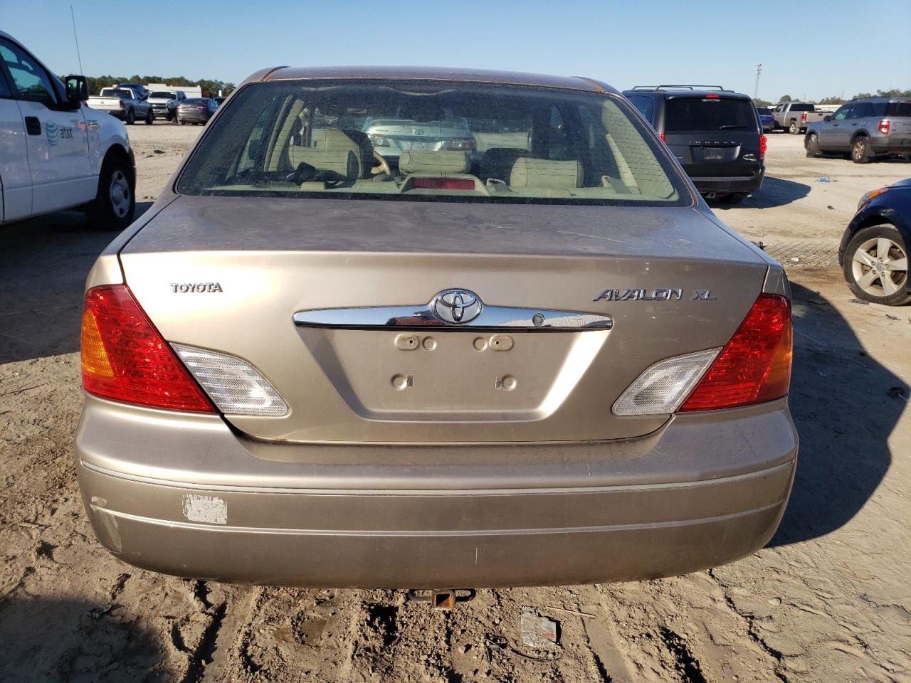 2001 Toyota Avalon - Image 6