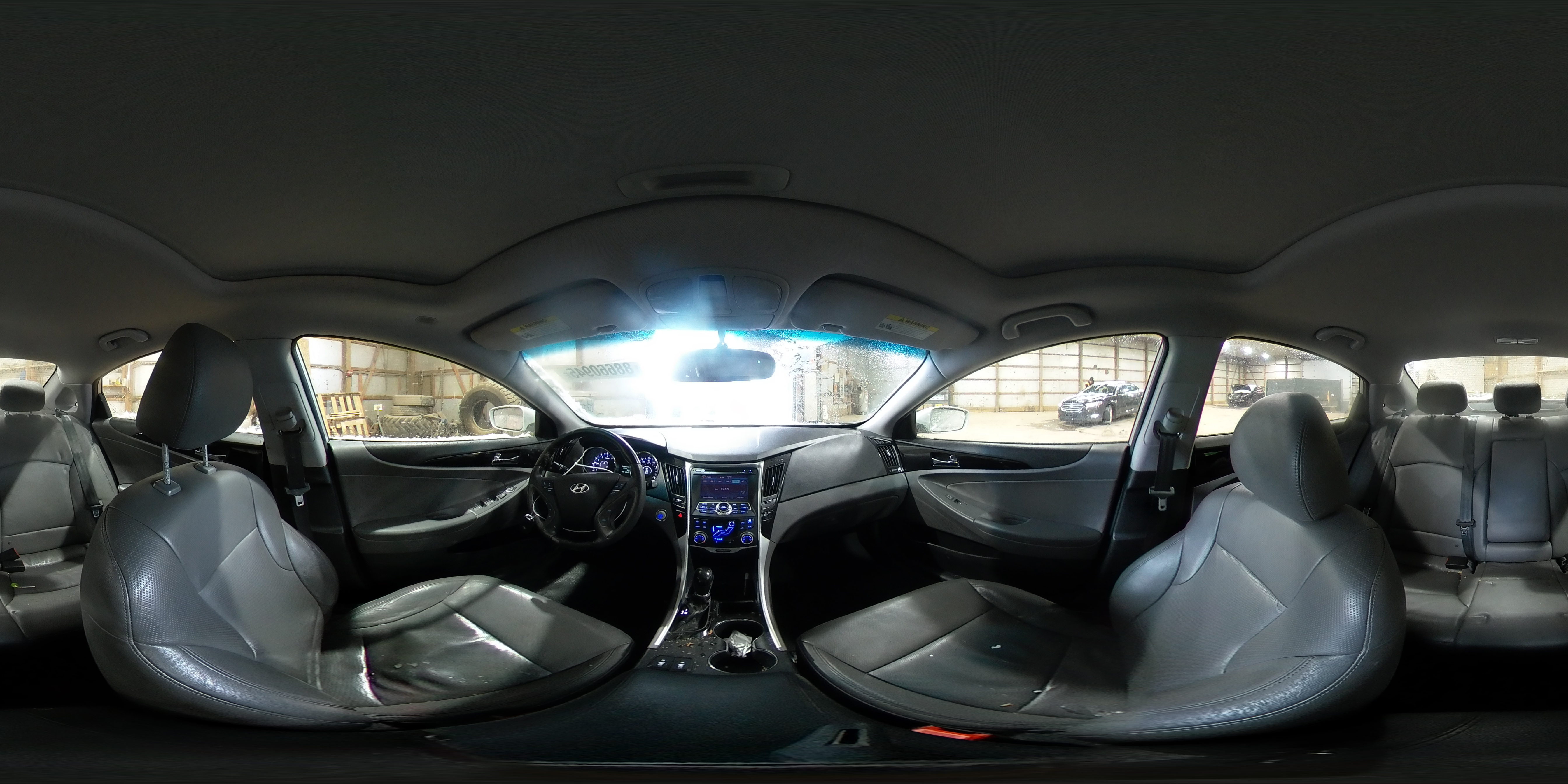2011 Hyundai Sonata - Image 12