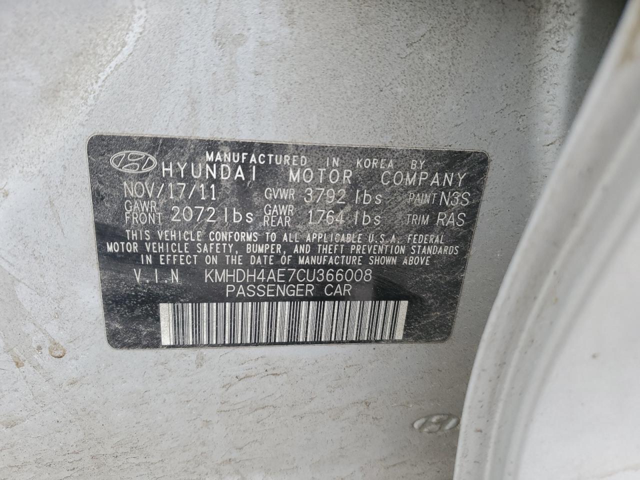 2012 Hyundai Elantra - Image 14