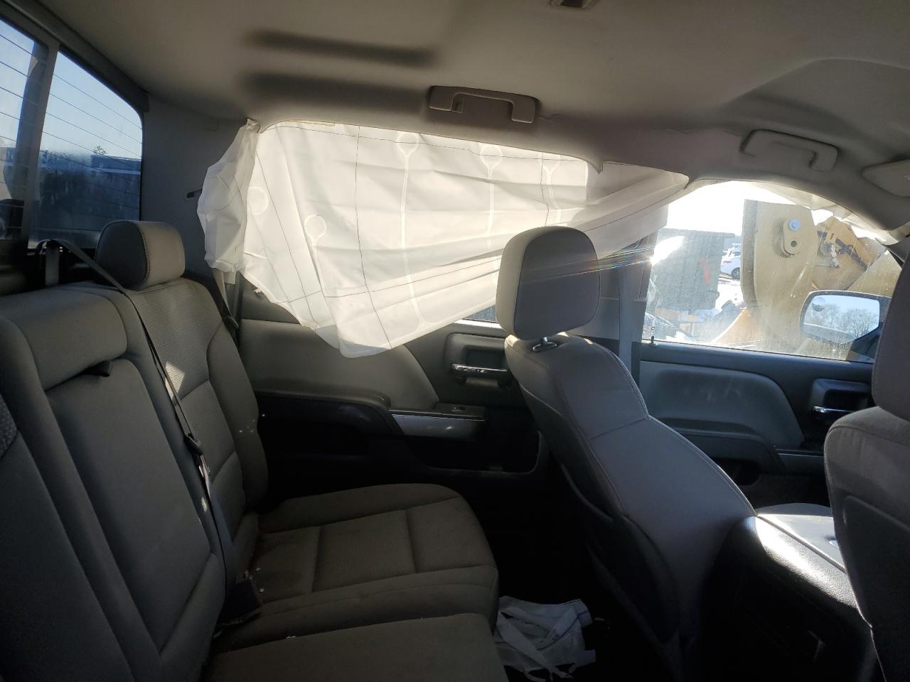 2015 Chevrolet Silverado - Image 10