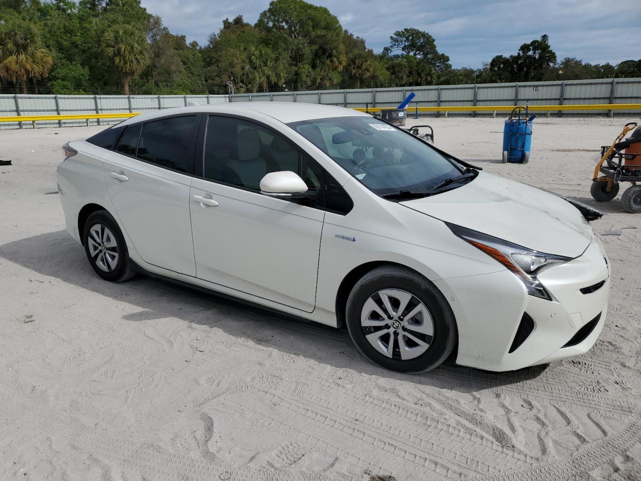 2017 Toyota Prius - Image 4