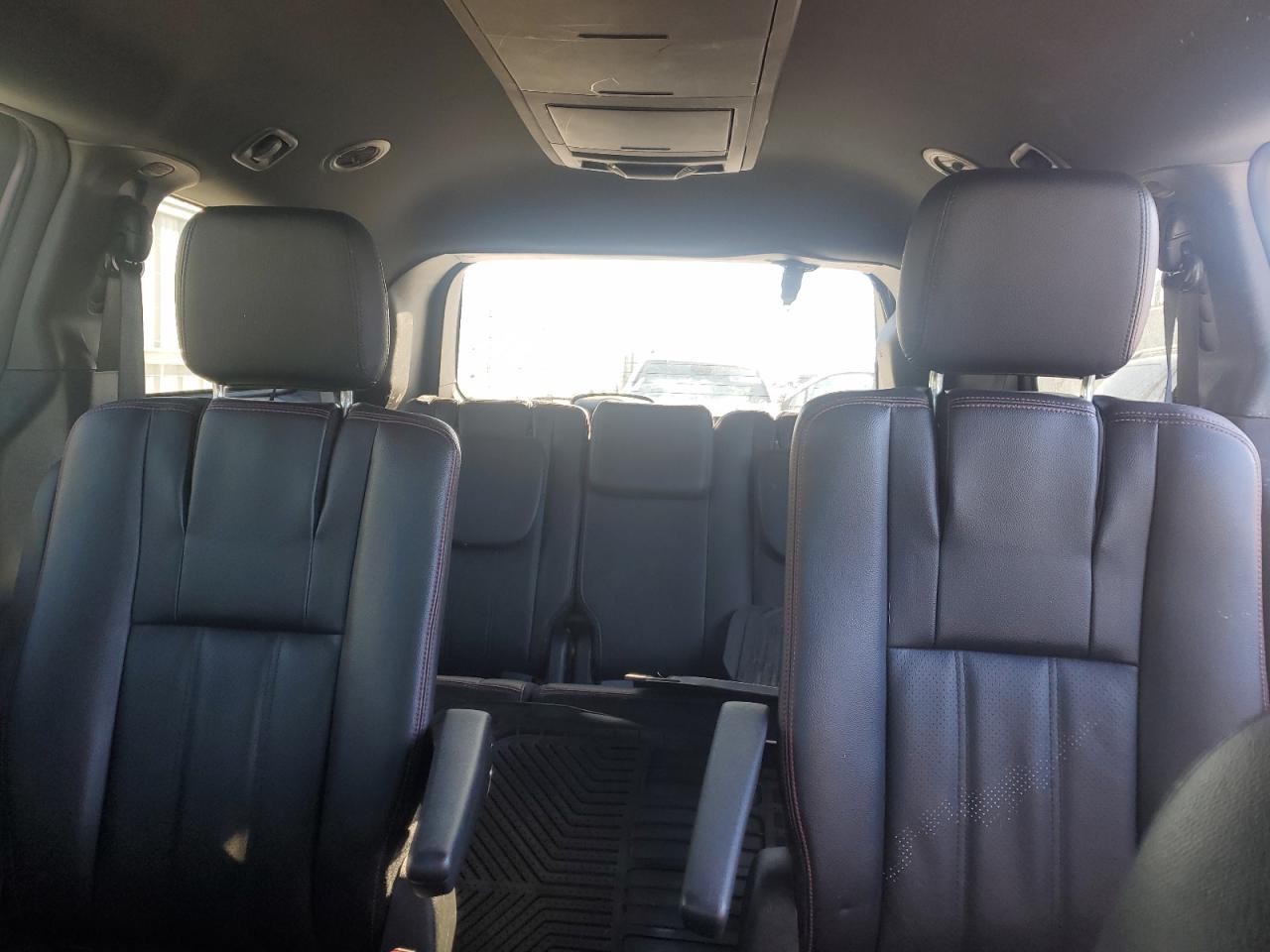 2019 Dodge Caravan - Image 10