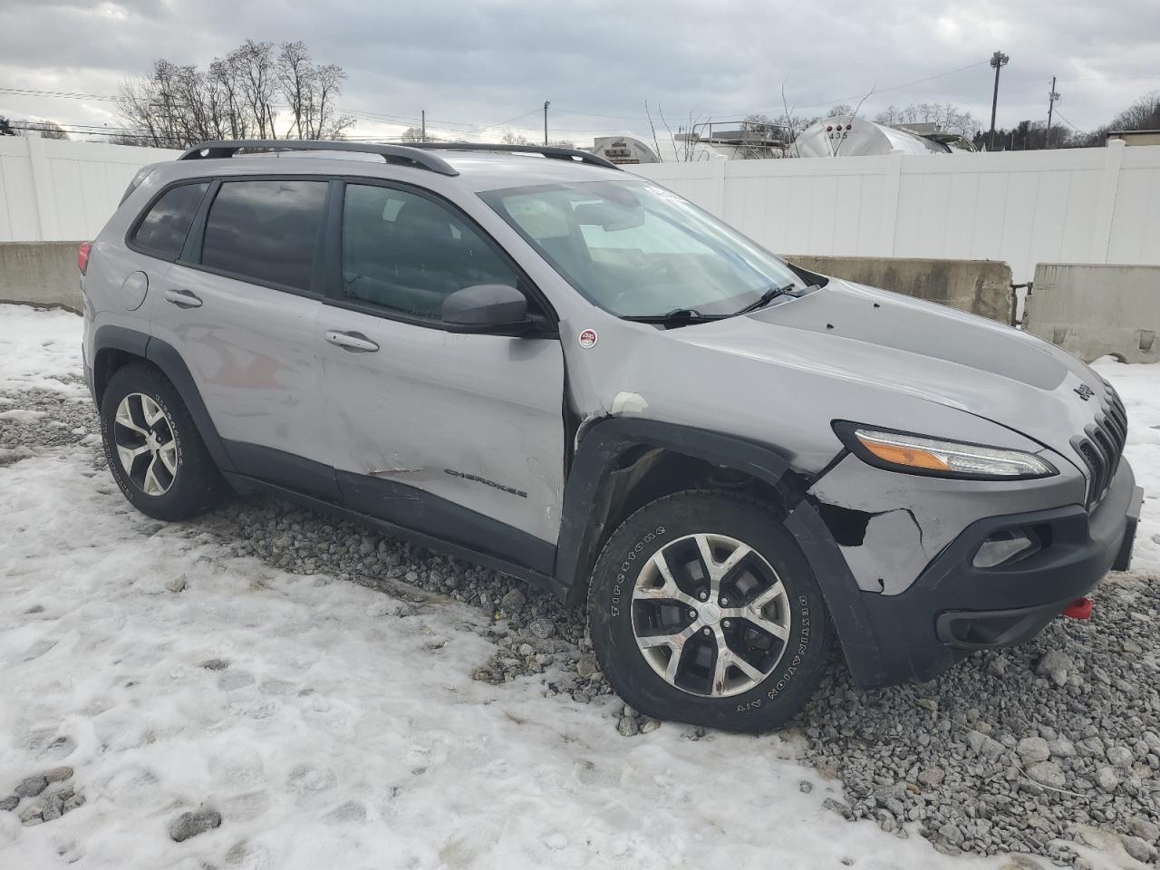 2018 Jeep Cherokee - Image 4