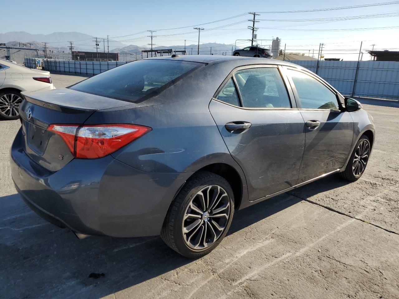 VIN 5YFBURHE6FP325171 2015 TOYOTA COROLLA no.3