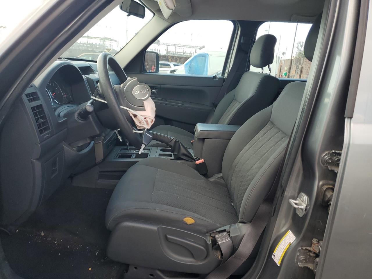 2012 Jeep Liberty (North America) - Image 7