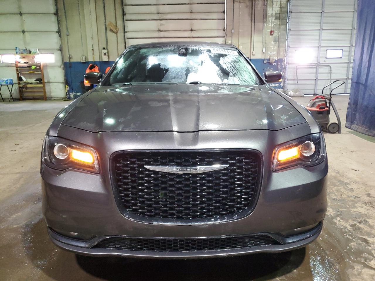 2015 Chrysler 300 - Image 5