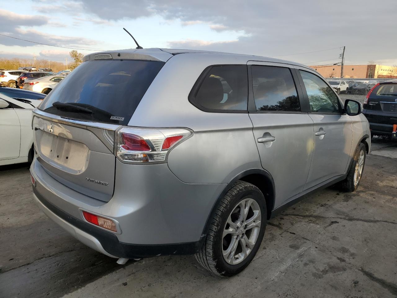 VIN JA4AZ3A39FZ005801 2015 MITSUBISHI OUTLANDER no.3