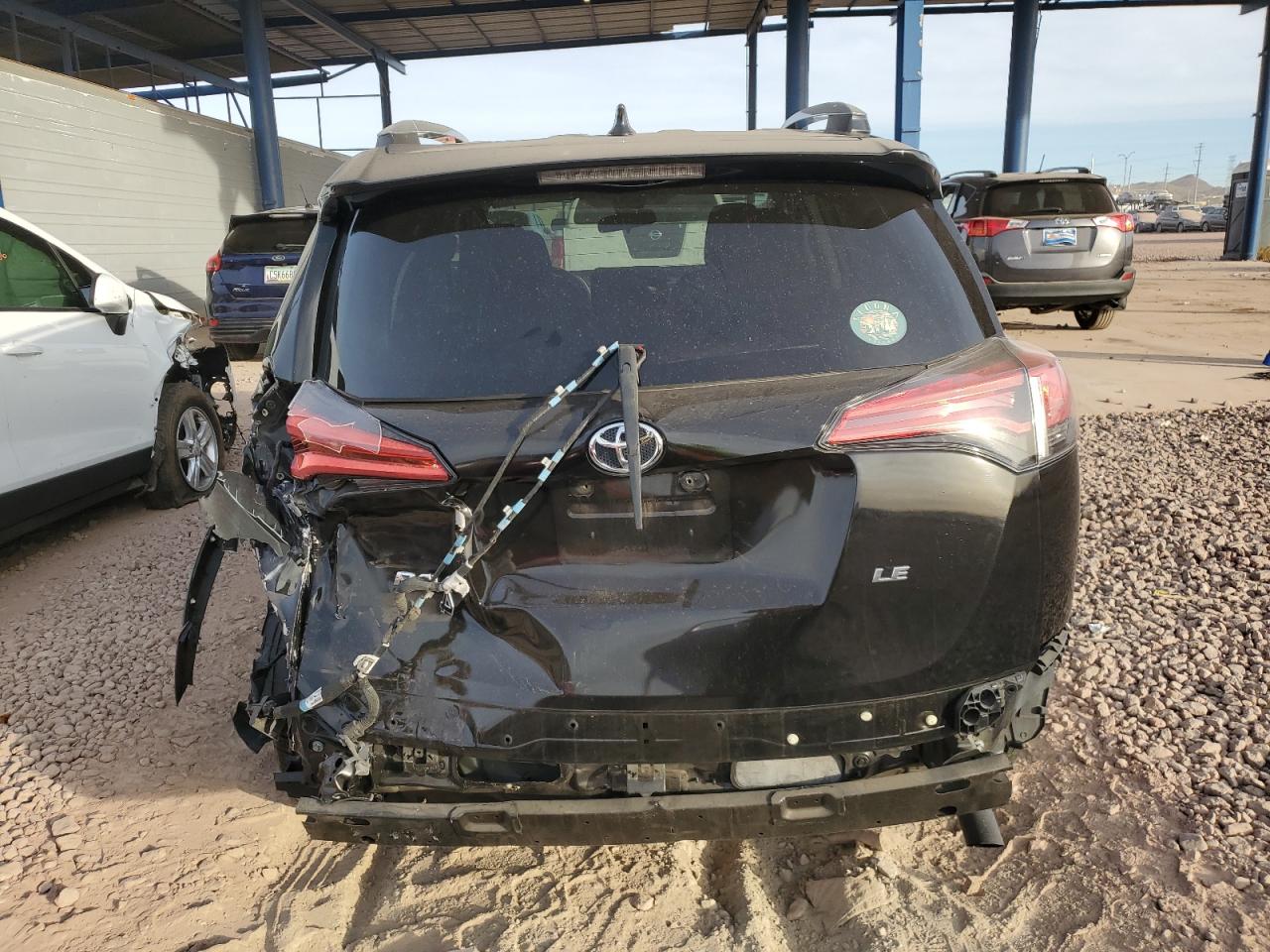 2018 Toyota RAV 4 - Image 6