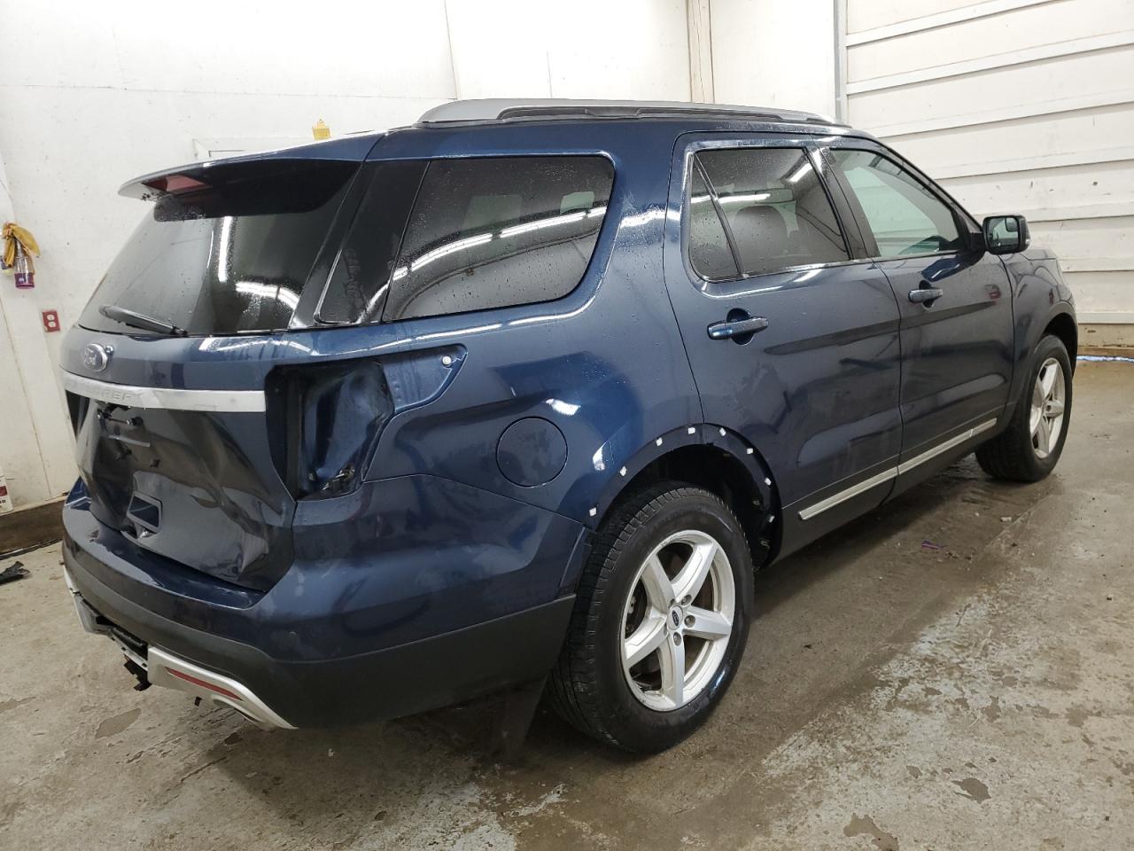 2017 Ford Explorer - Image 3