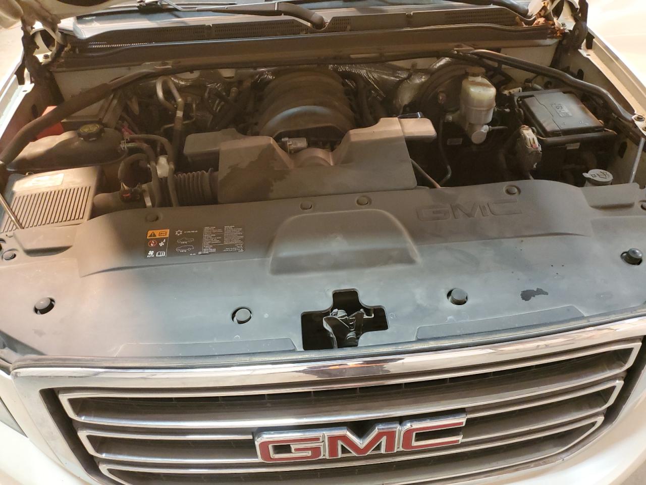 2015 GMC Yukon - Image 12