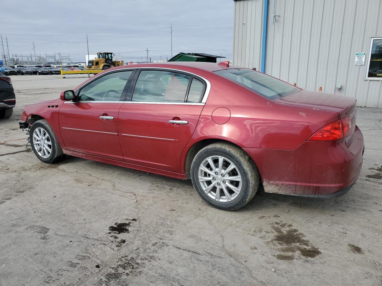 2010 Buick Lucerne - Image 2