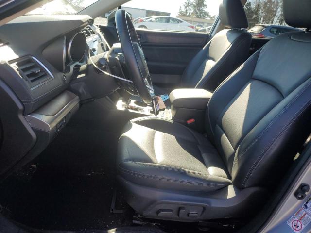  SUBARU OUTBACK 2018 Silver