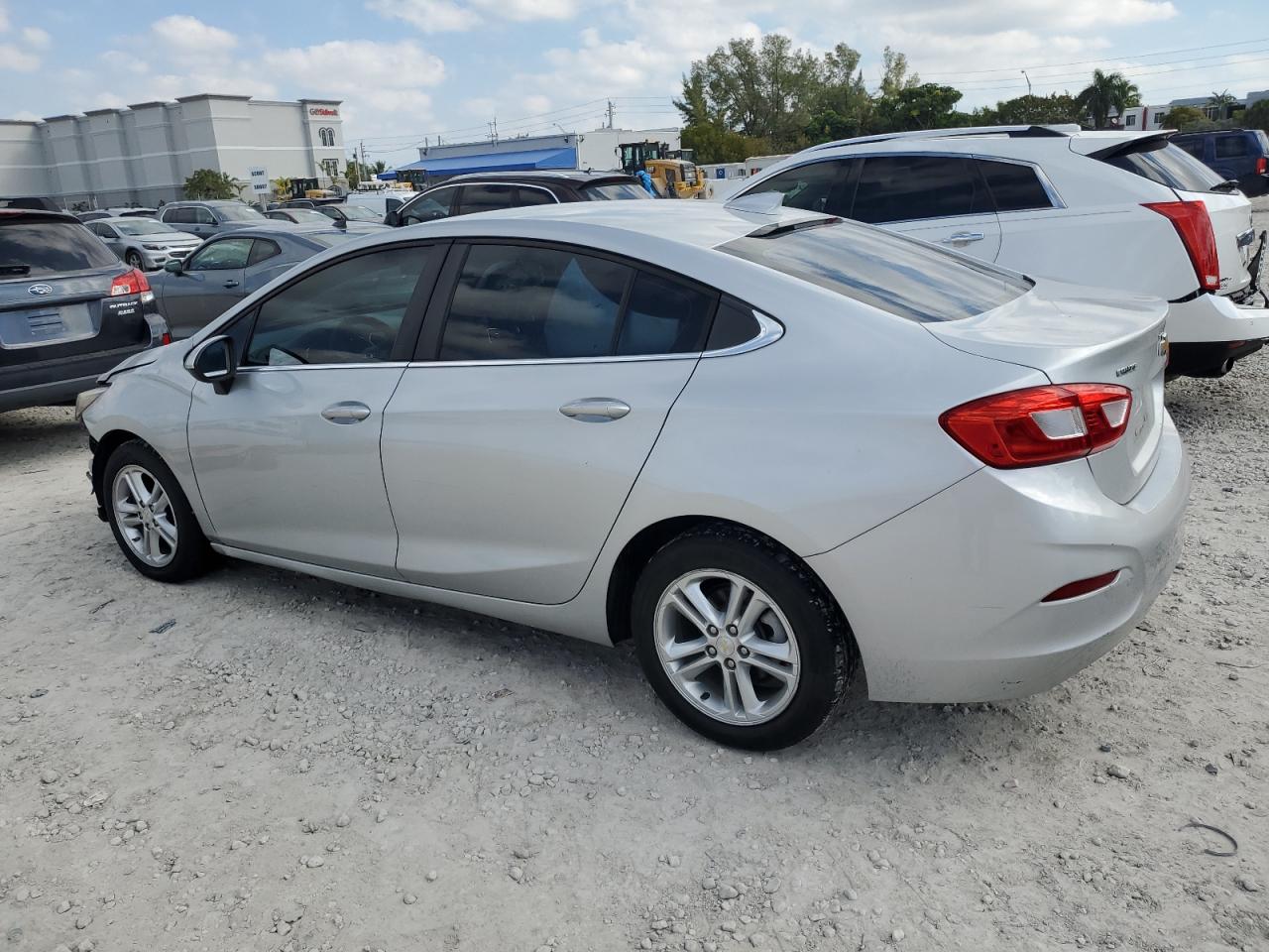 2016 Chevrolet Cruze - Image 2