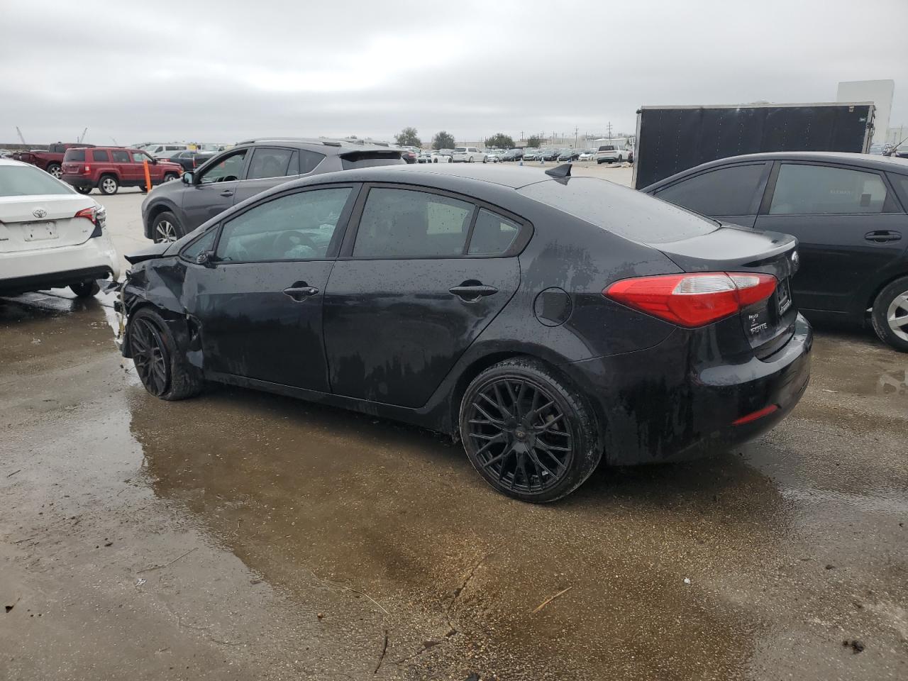2016 Kia Forte - Image 2