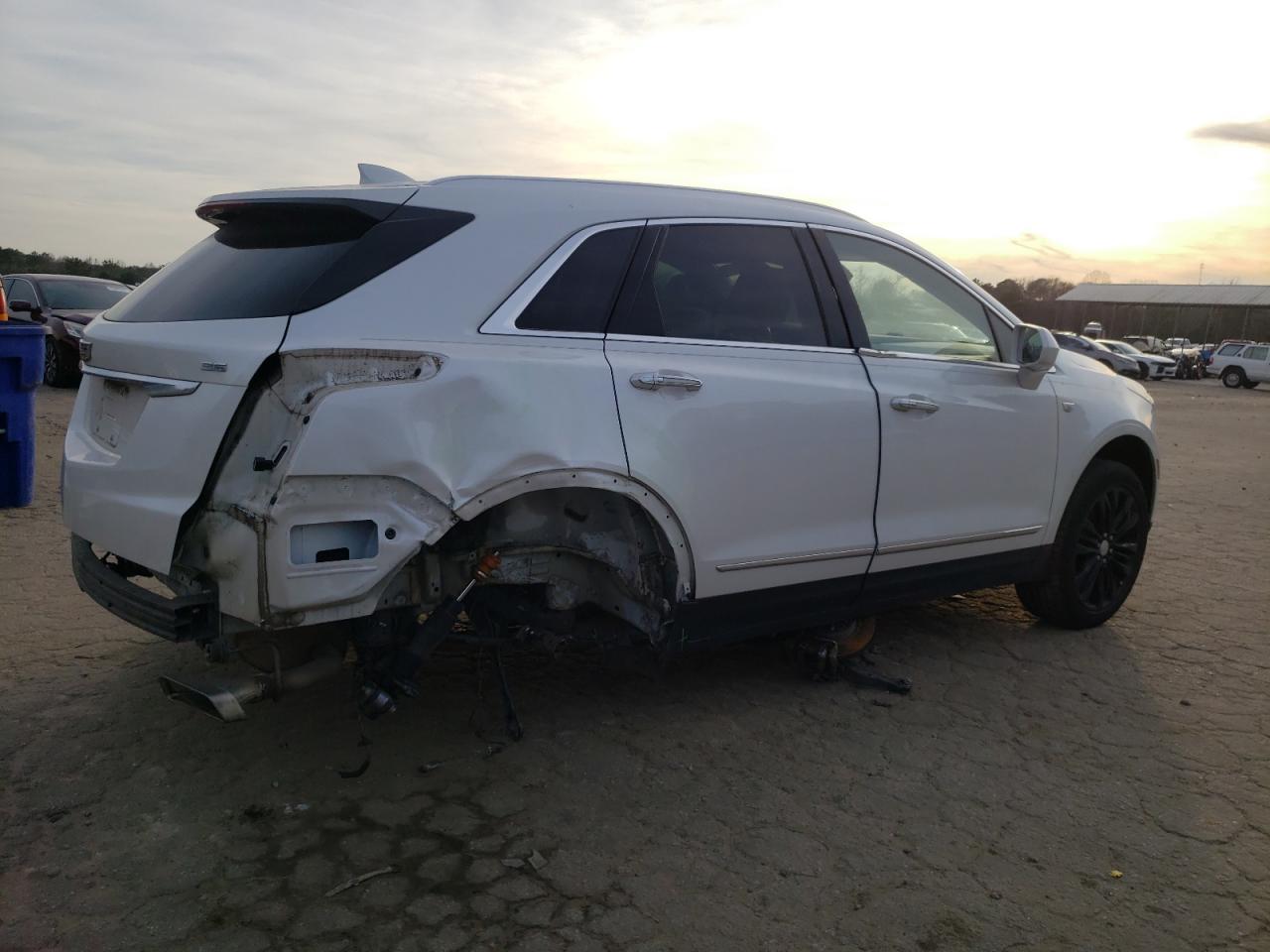 2017 Cadillac XT5 - Image 3