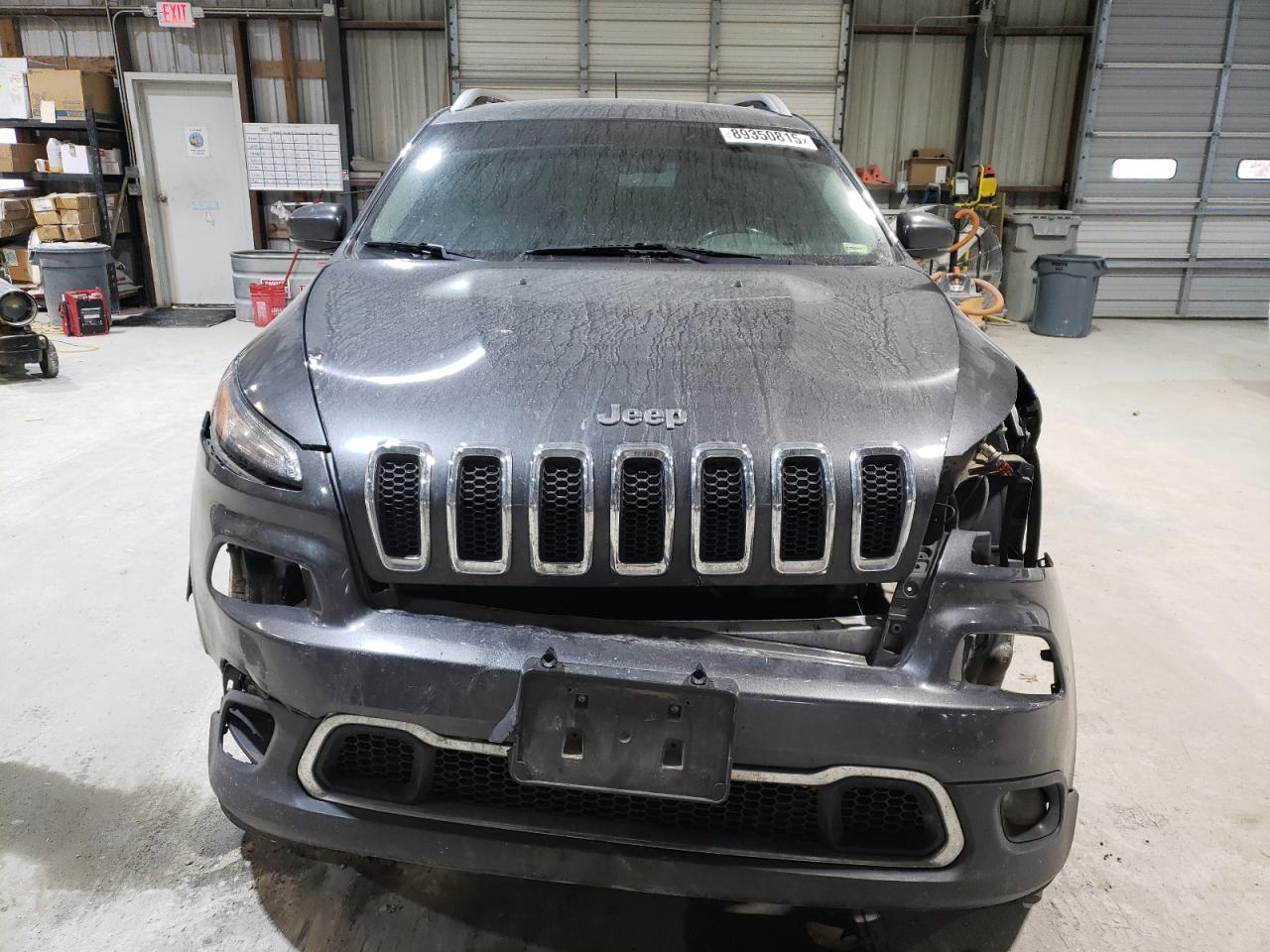 2017 Jeep Grand Cherokee - Image 5