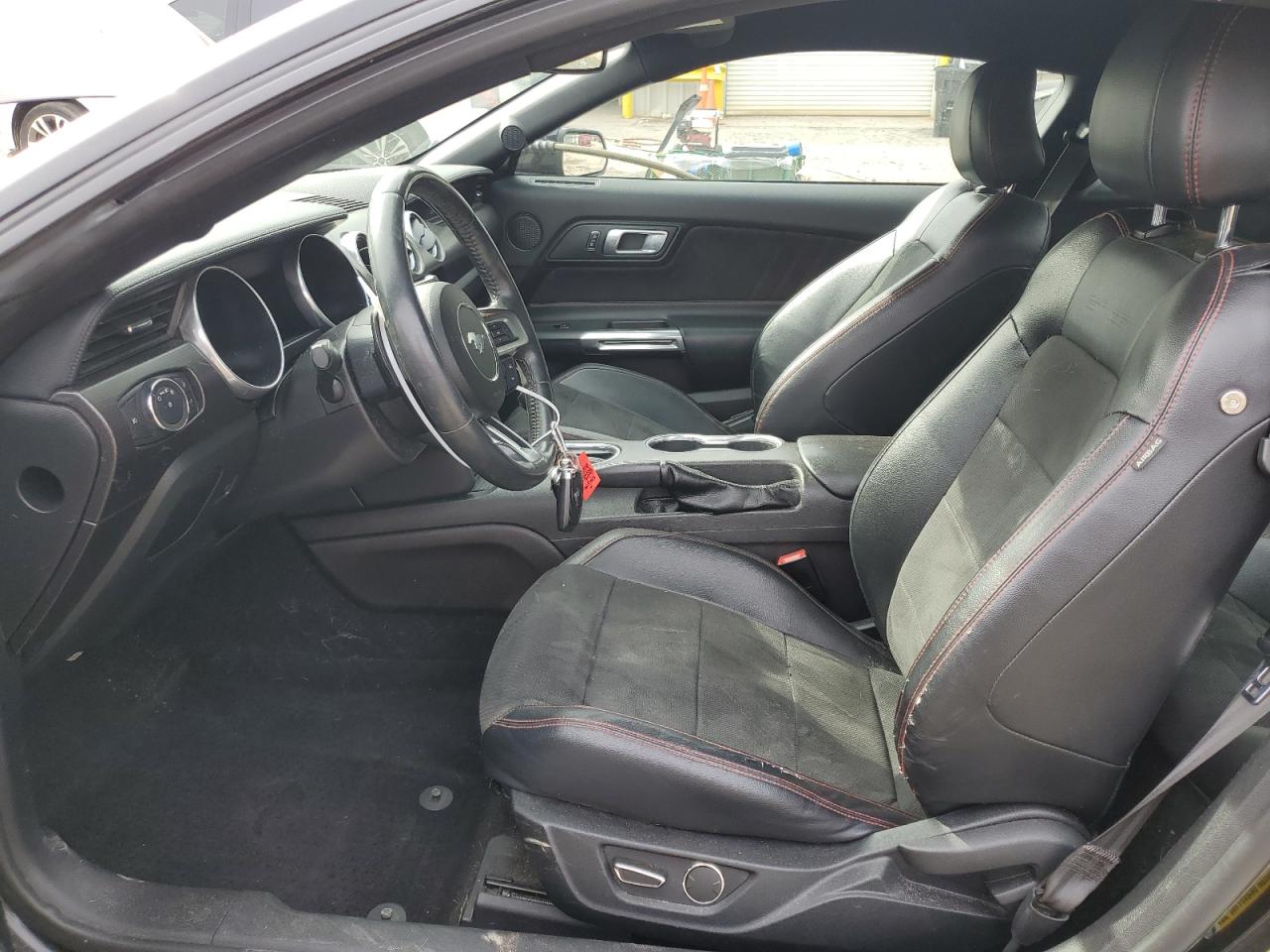 2019 Ford Mustang - Image 7