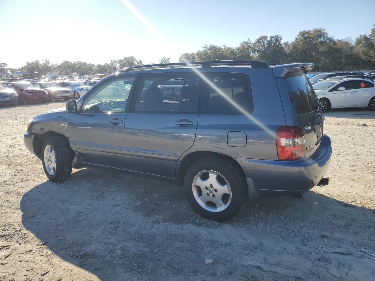 2005 Toyota Highlander - Image 2