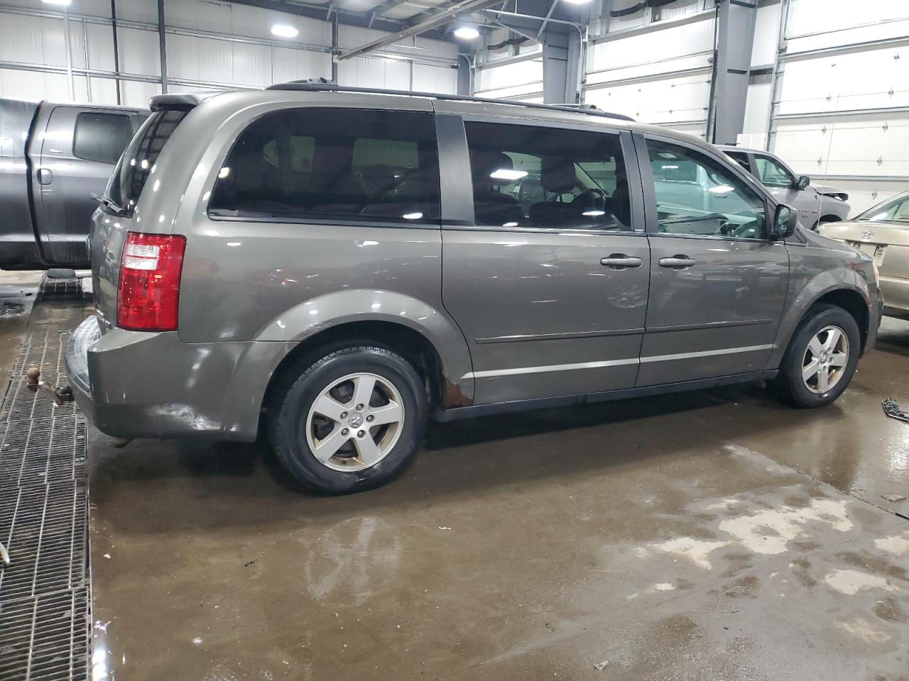2010 Dodge Caravan - Image 3