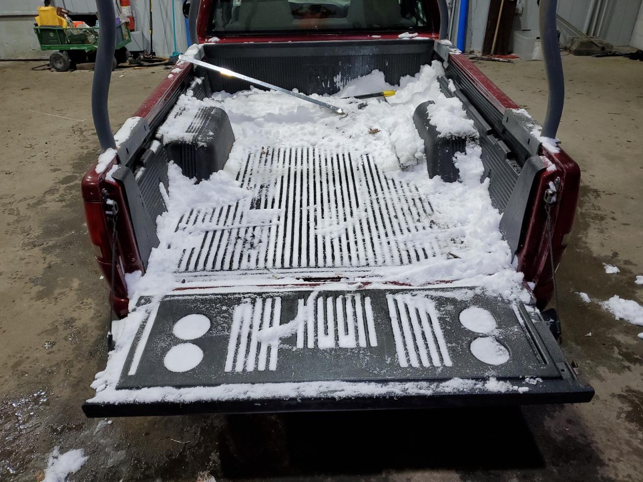 2002 Chevrolet S-10 Pickup - Image 10