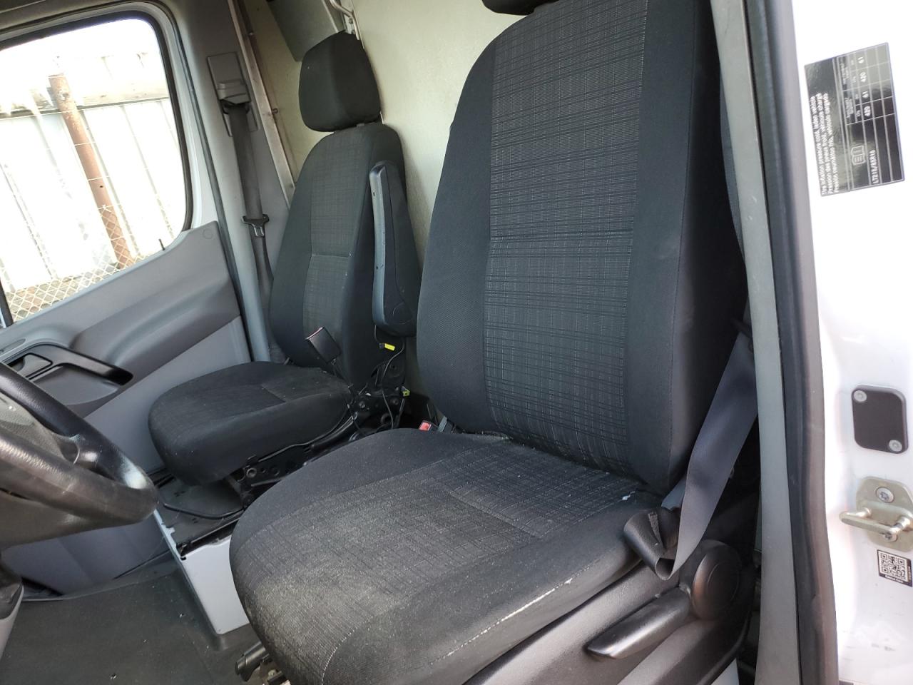 2016 Mercedes-Benz Sprinter - Image 11