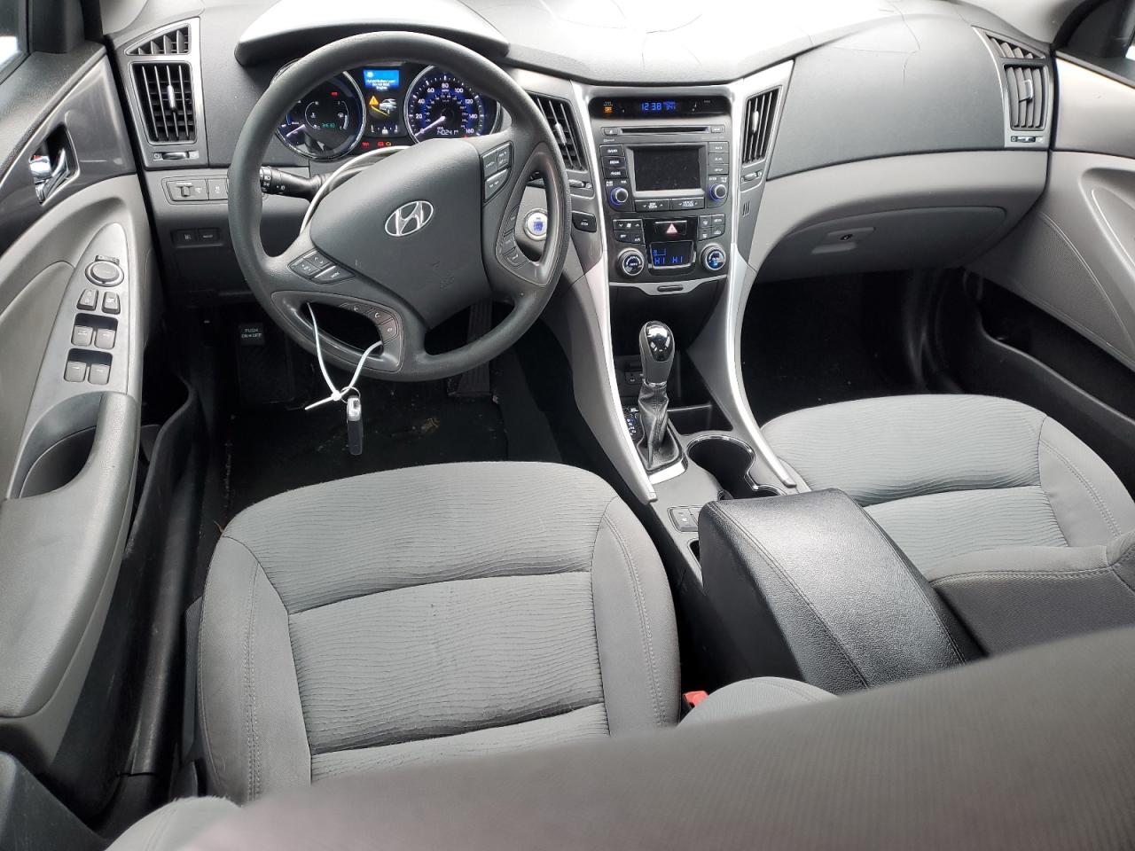2015 Hyundai Sonata - Image 8