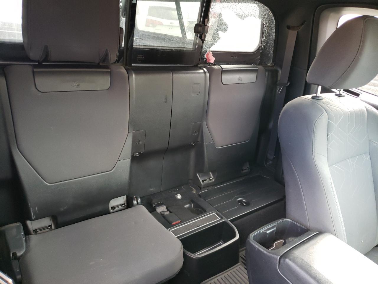 2018 Toyota Tacoma - Image 10