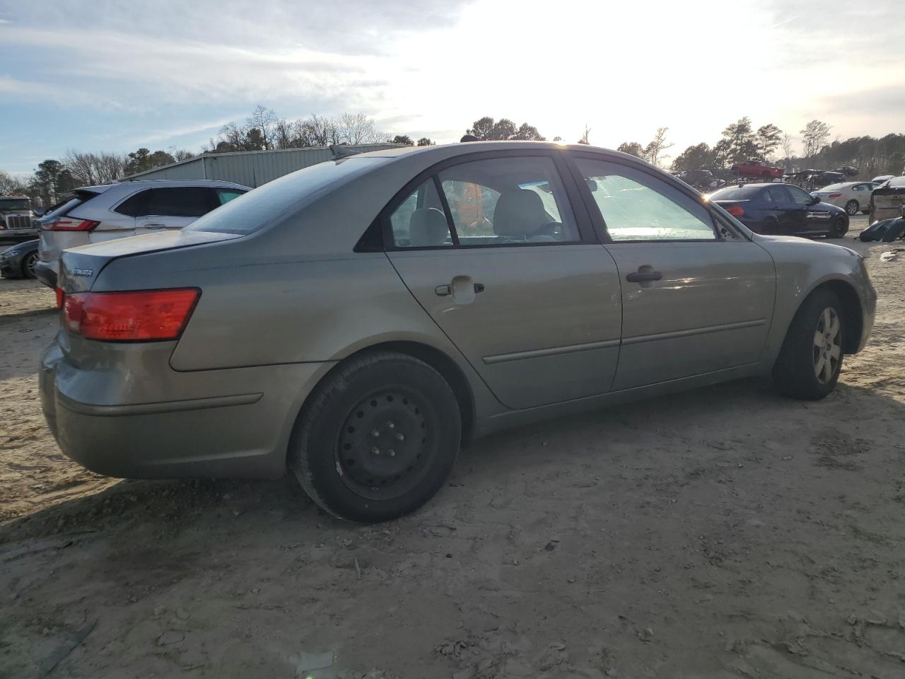 2010 Hyundai Sonata - Image 3