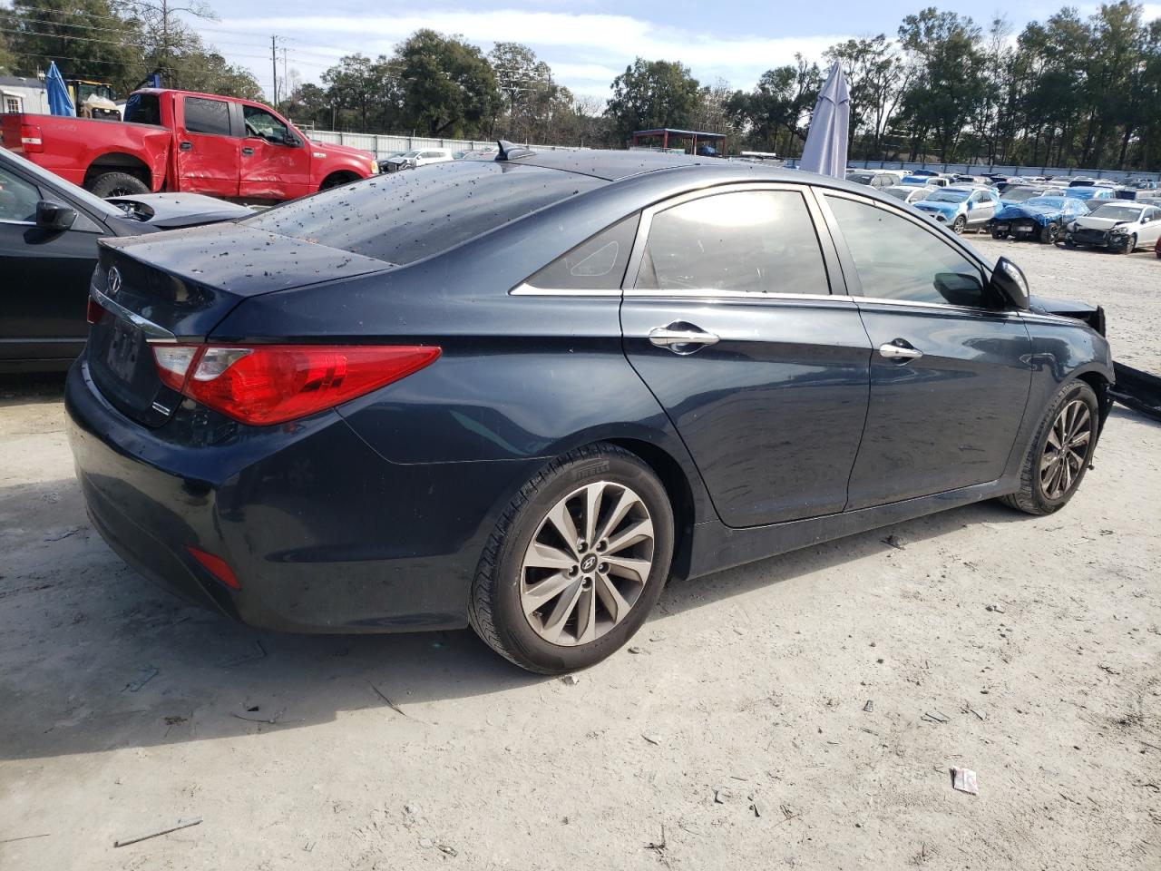 2014 Hyundai Sonata - Image 3