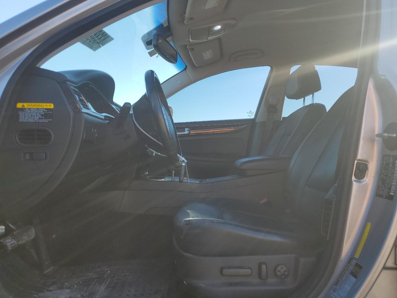 2012 Hyundai Genesis - Image 7