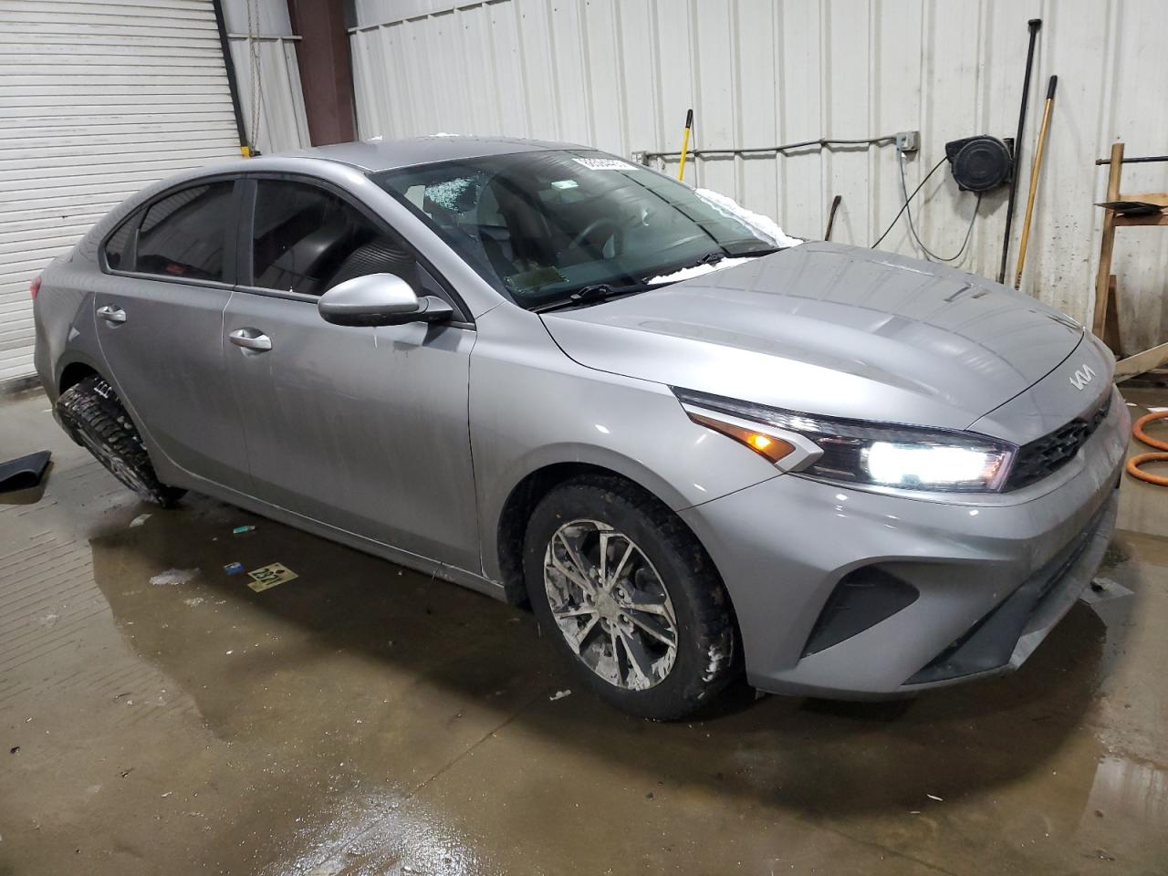 2023 Kia Forte - Image 4