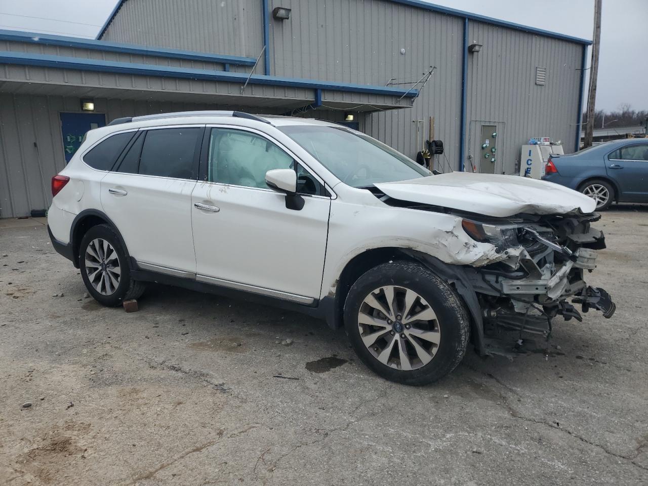2018 Subaru Outback - Image 4