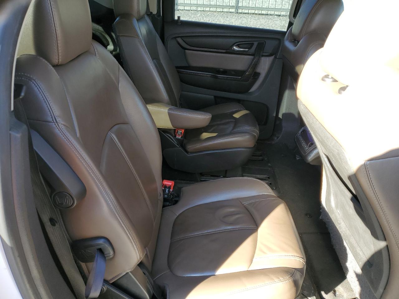 2017 GMC Acadia - Image 11