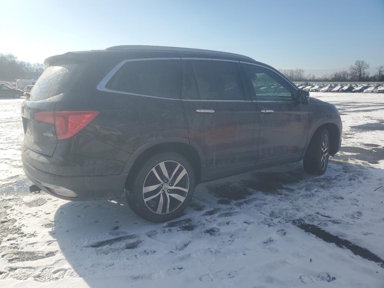 2017 Honda Pilot - Image 3