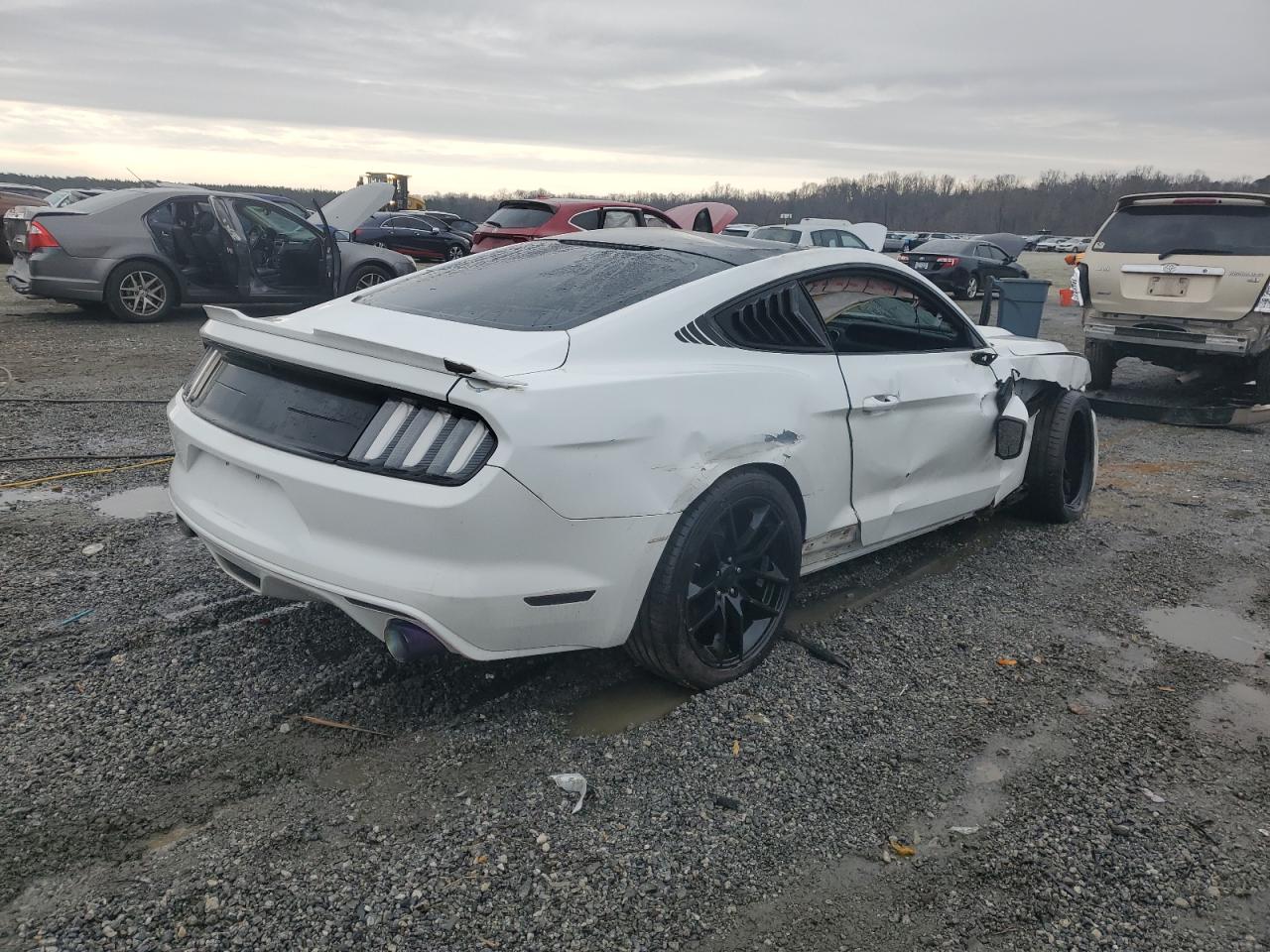 2015 Ford Mustang - Image 3