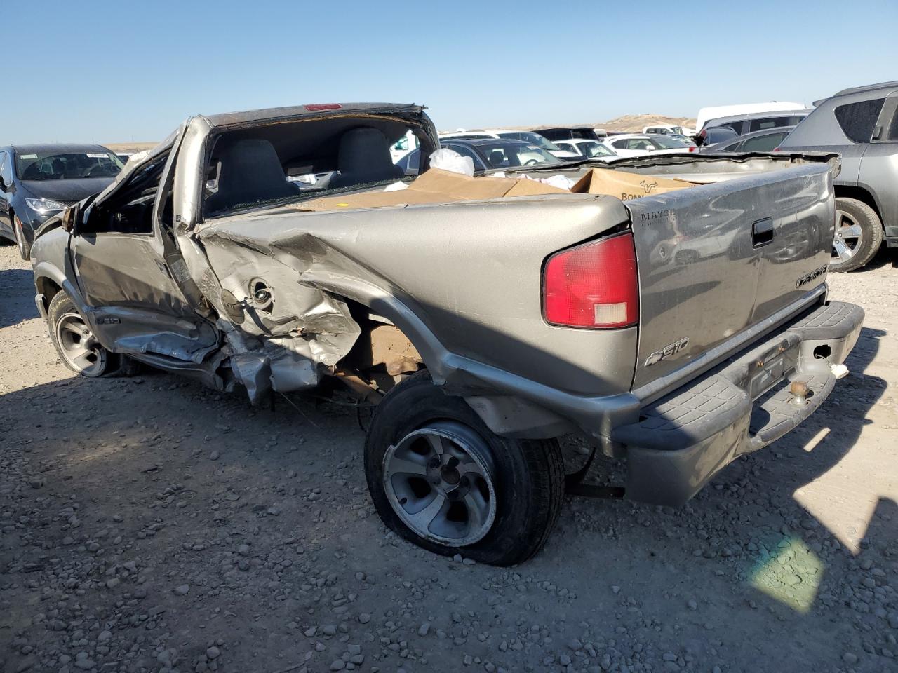 2001 Chevrolet S-10 Pickup - Image 2
