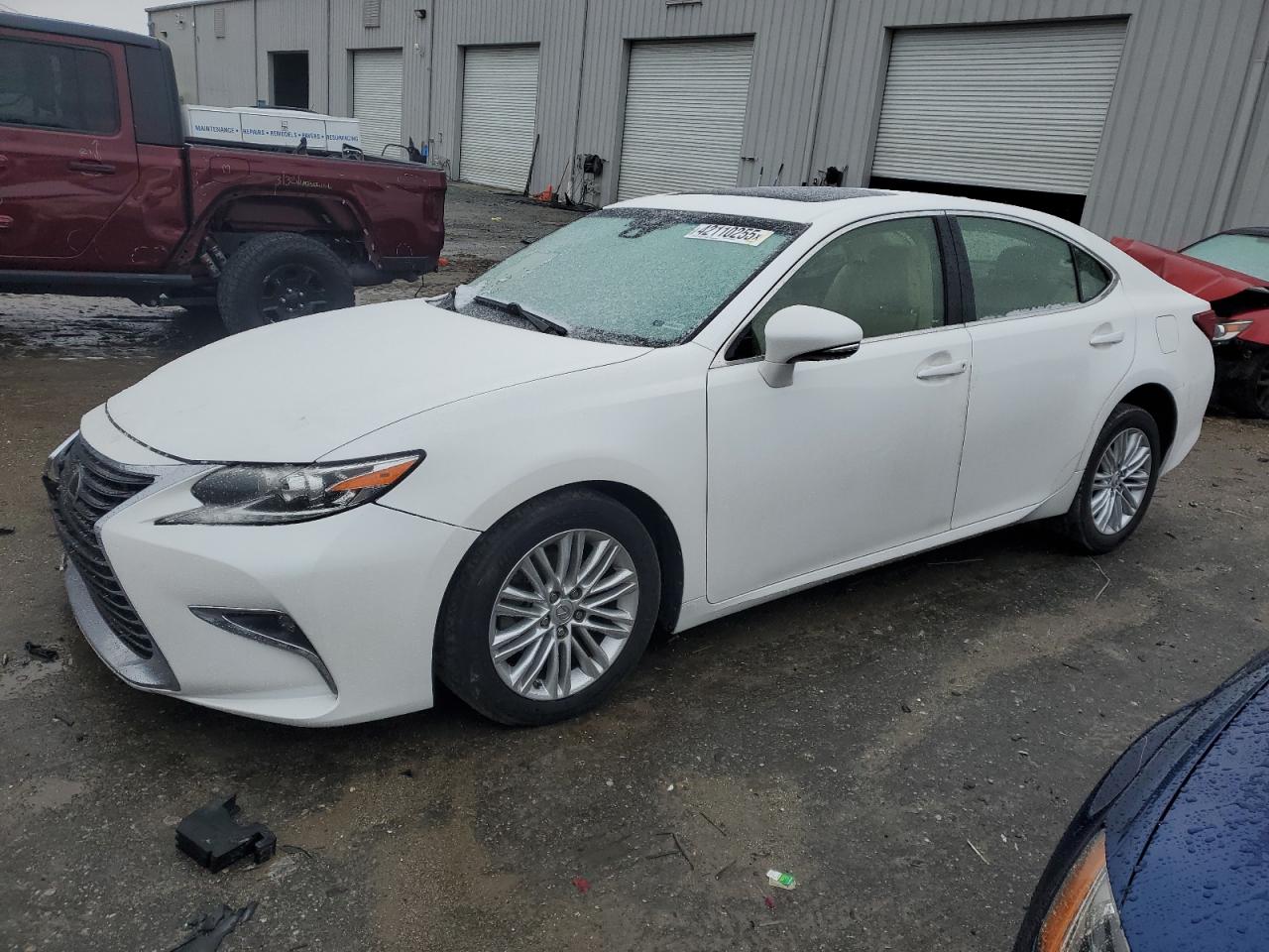 2017 Lexus ES - Image 1