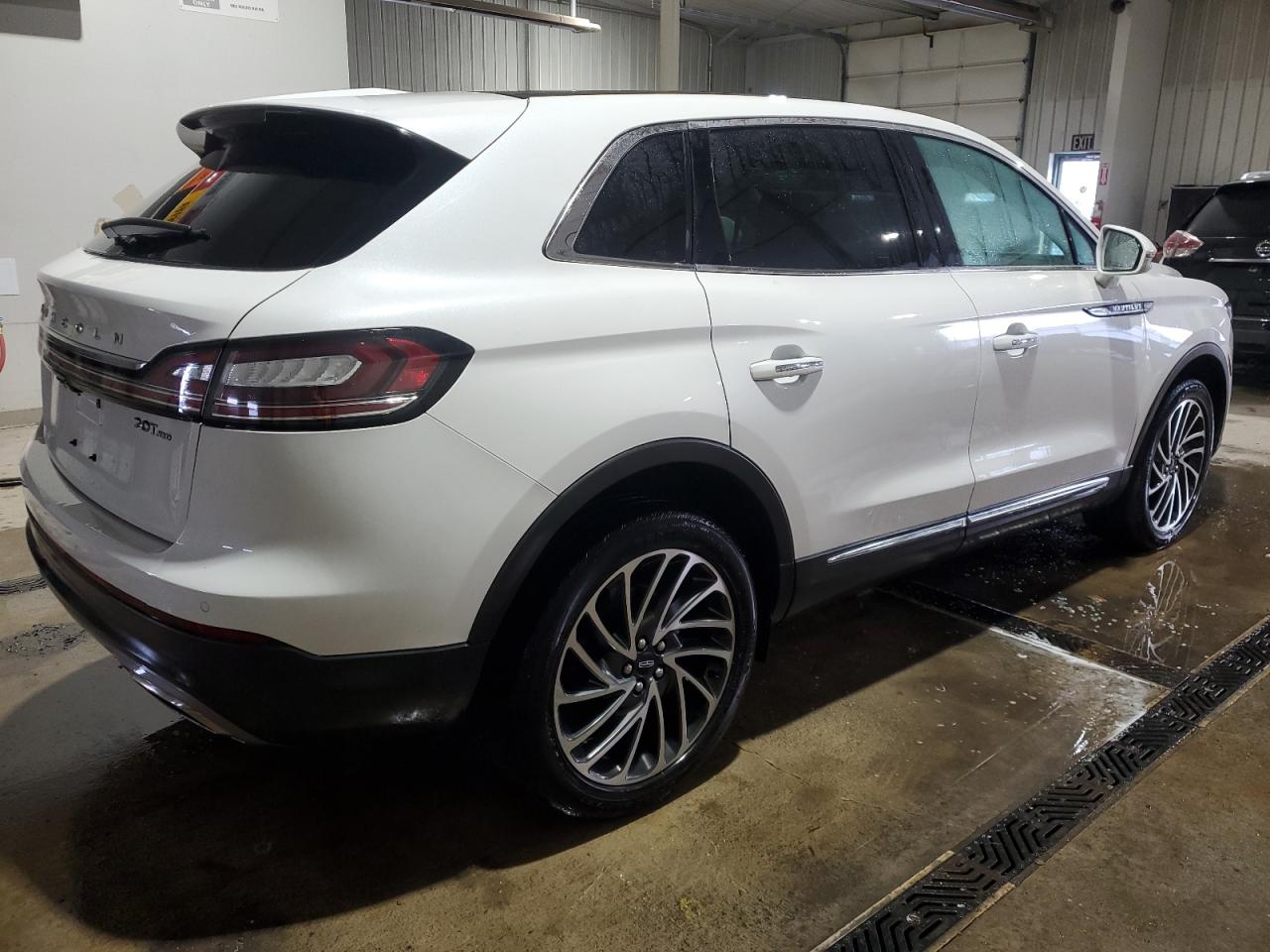 2020 Lincoln Nautilus - Image 3