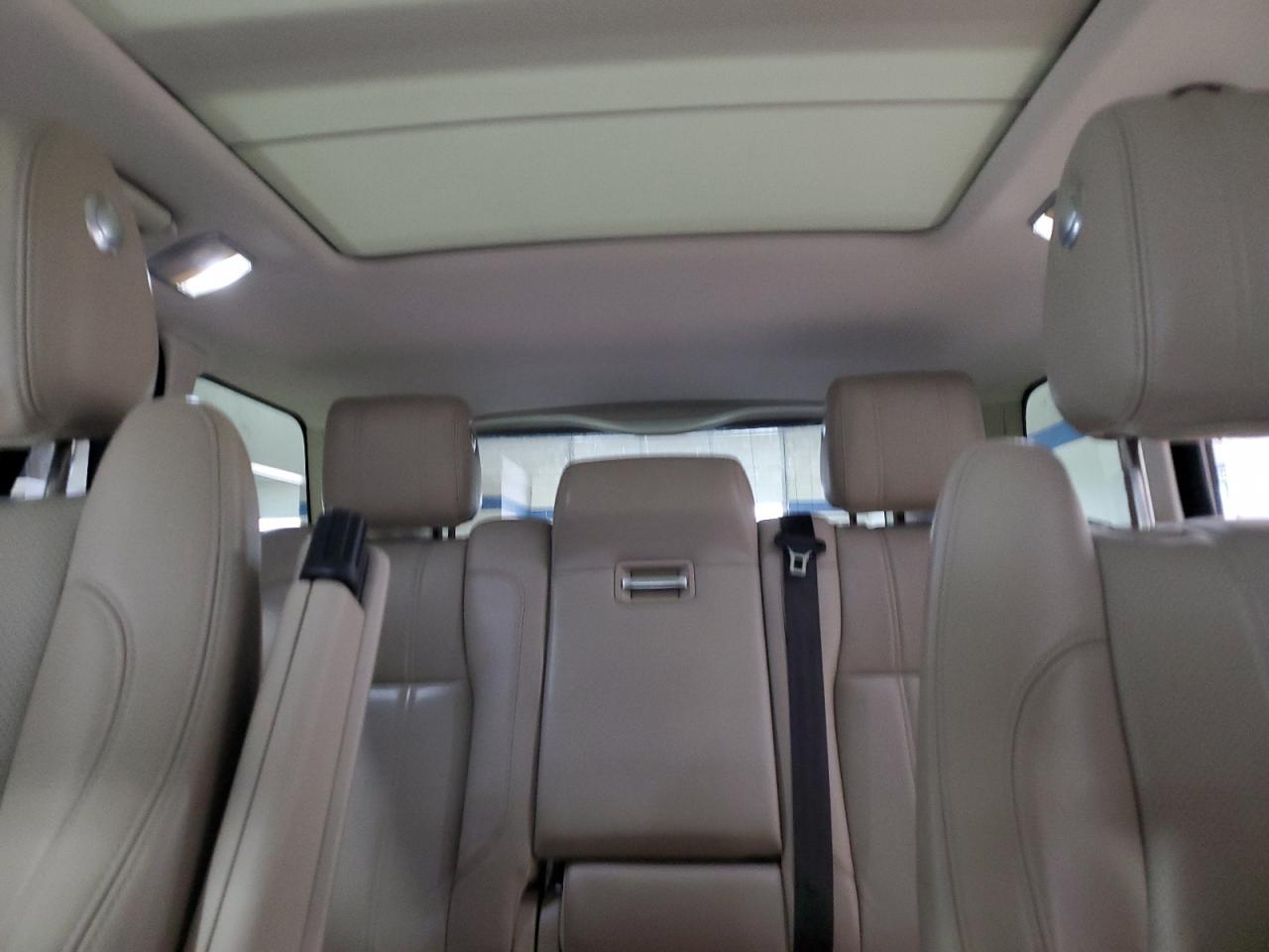 2016 Land Rover Range Rover - Image 10