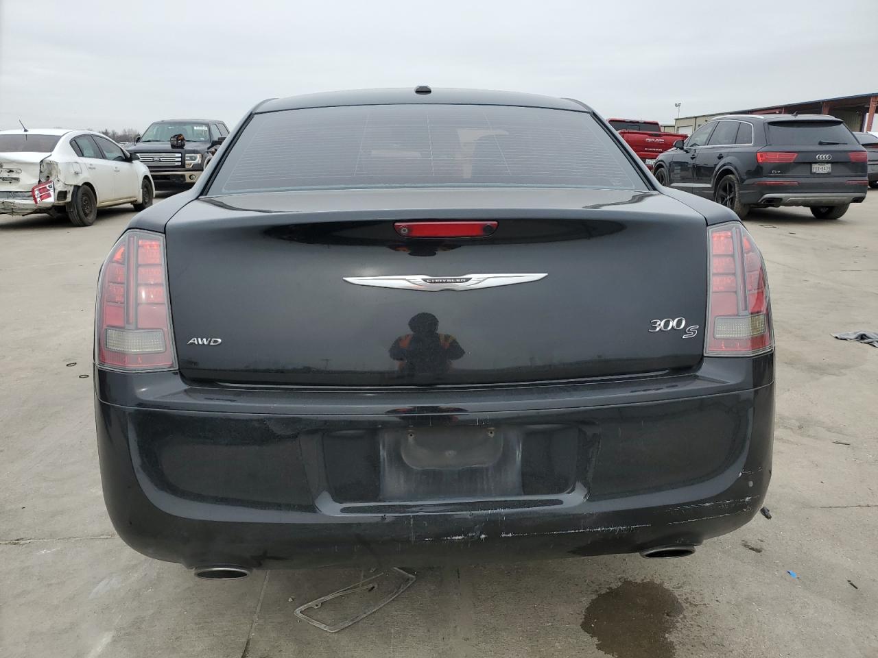 2014 Chrysler 300 - Image 6