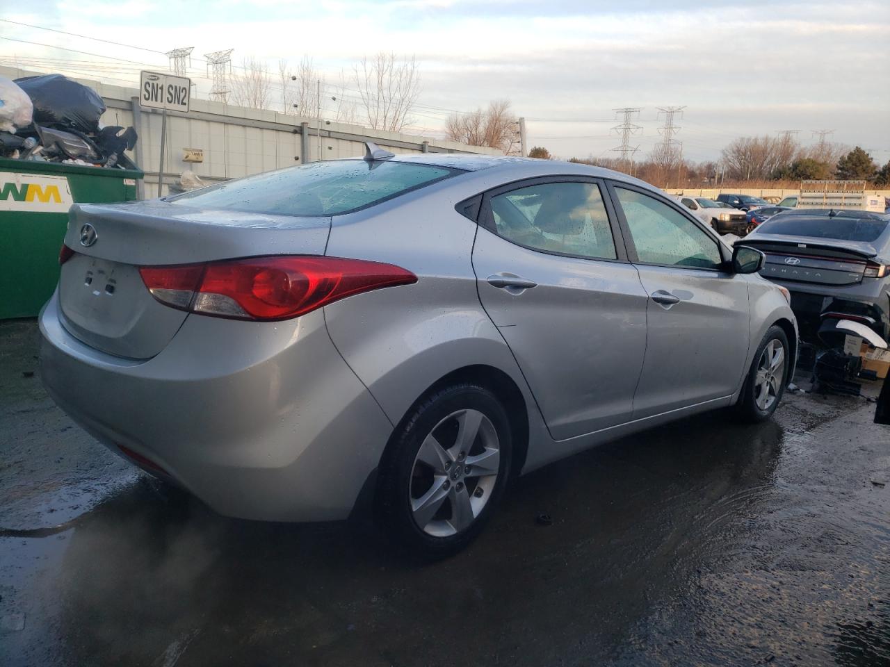 2013 Hyundai Elantra - Image 3