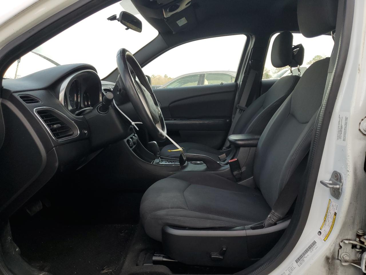 2013 Chrysler 200 - Image 7