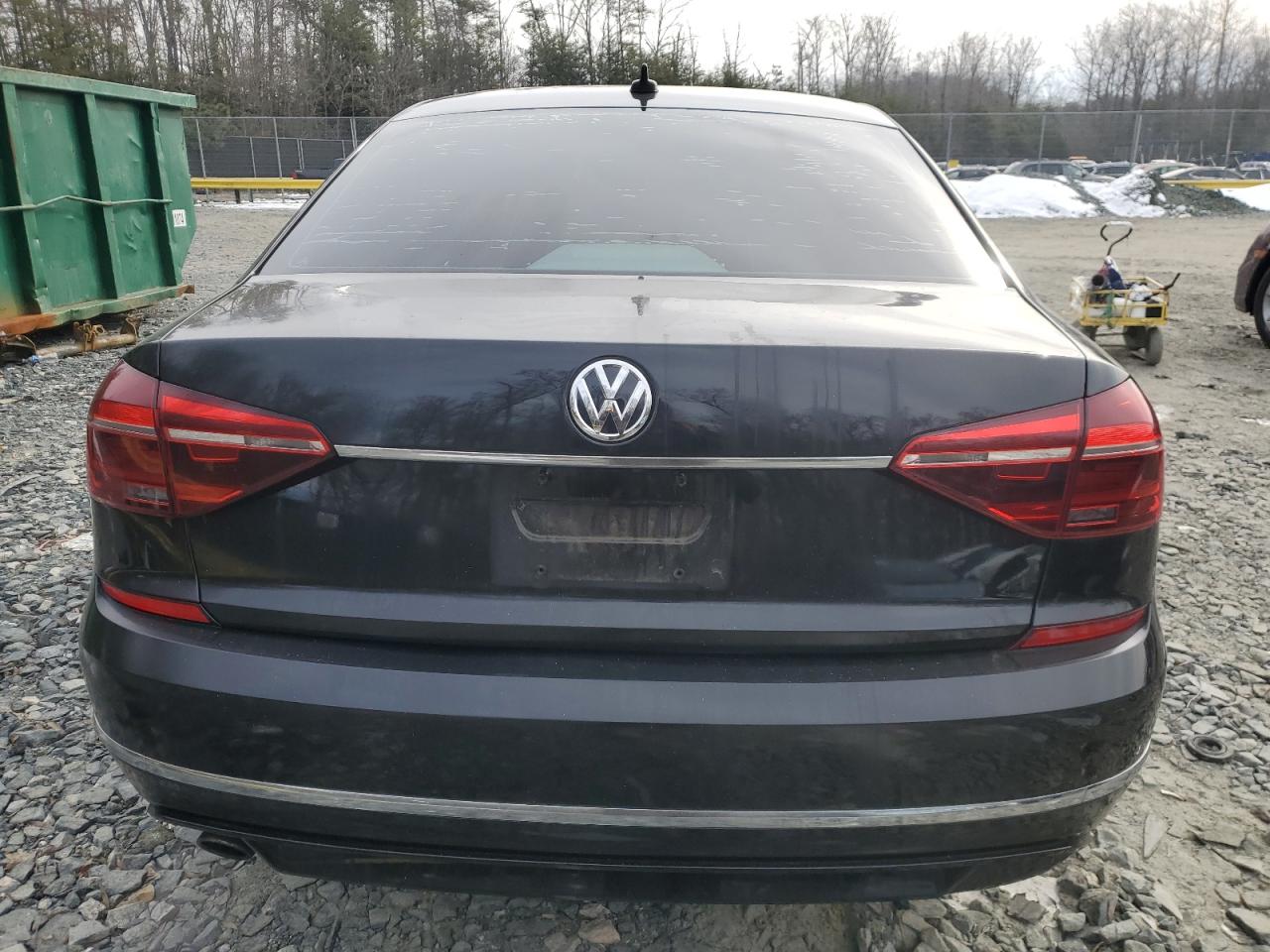 2017 Volkswagen Passat - Image 6