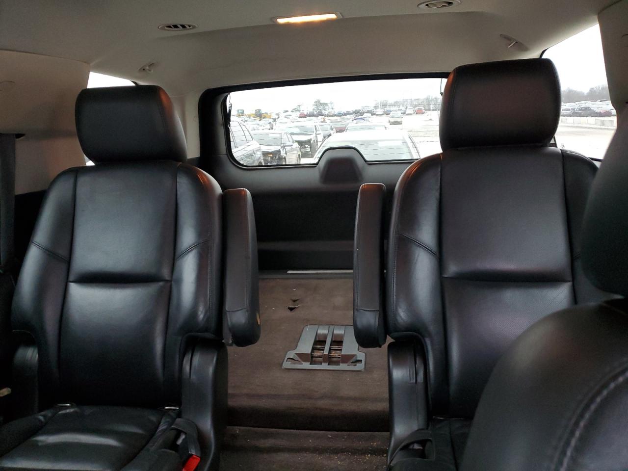 2012 Cadillac Escalade - Image 10