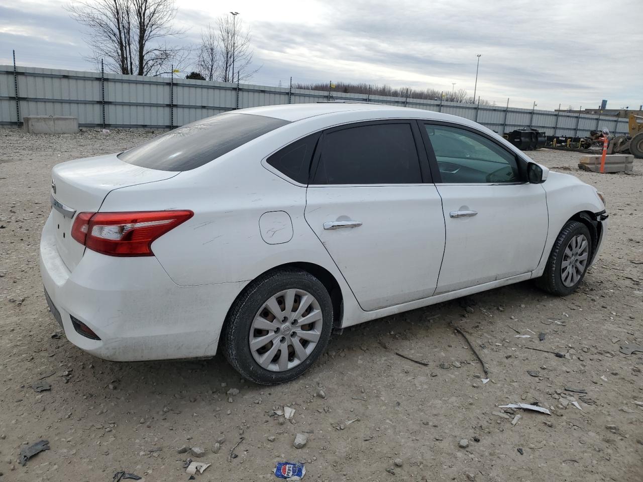 2016 Nissan Sentra - Image 3
