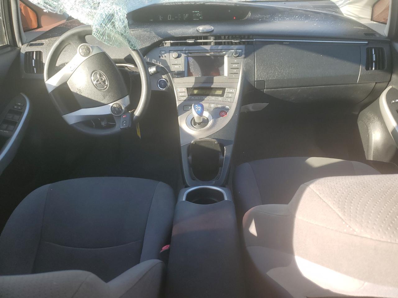 2013 Toyota Prius - Image 8