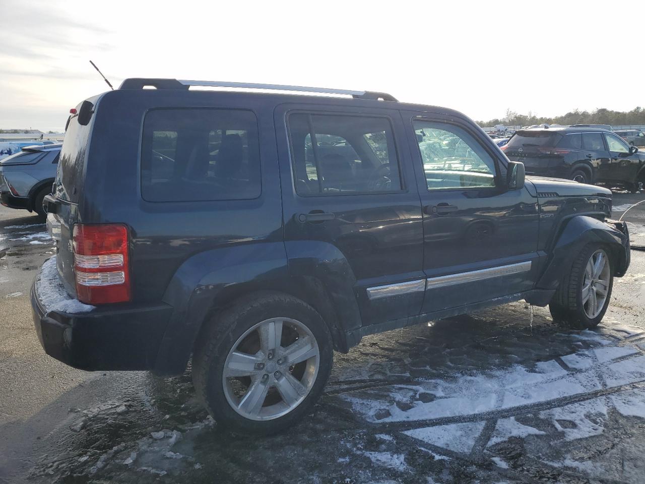 2012 Jeep Liberty (North America) - Image 3