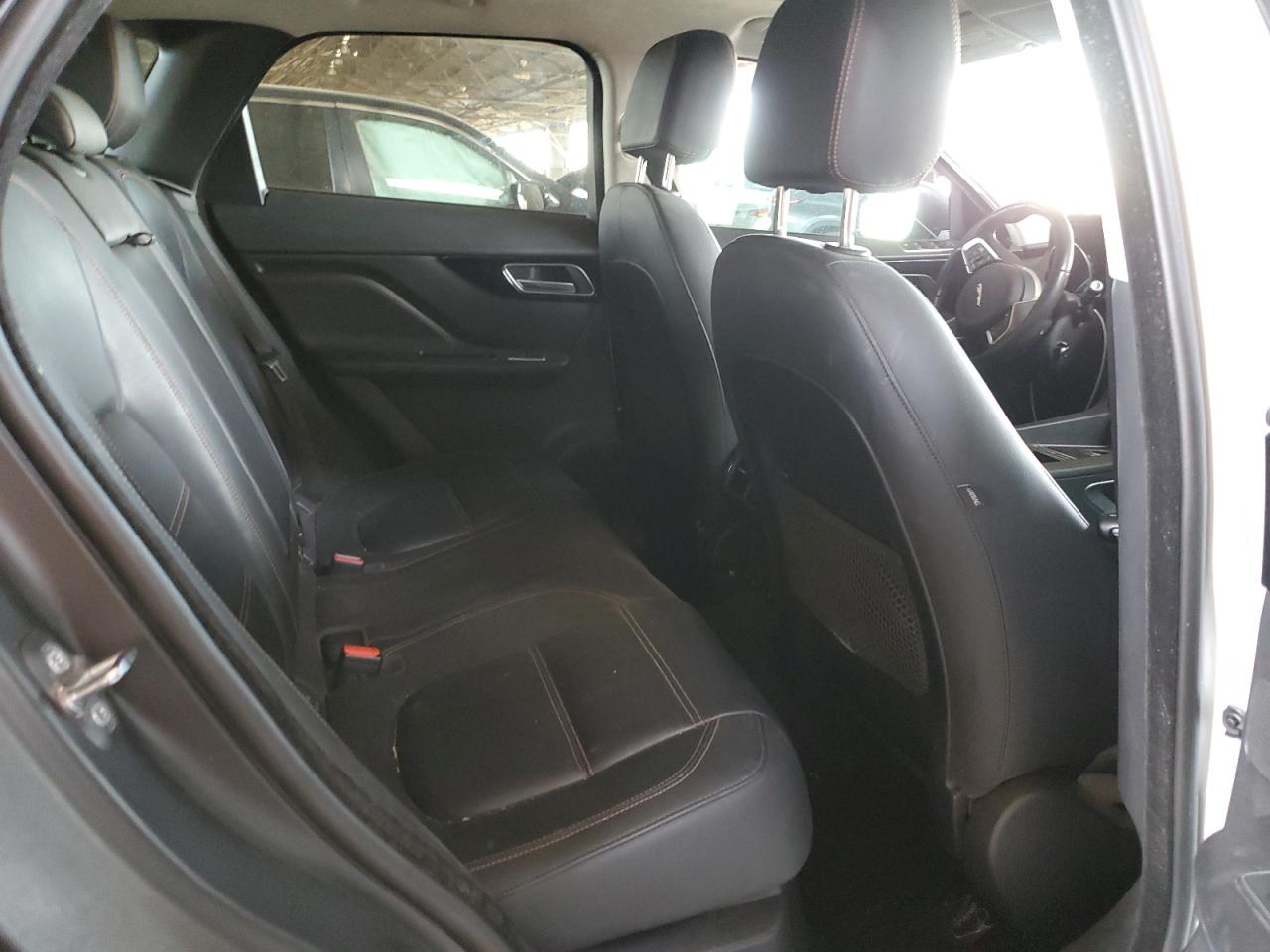 2019 Jaguar F-Pace - Image 11