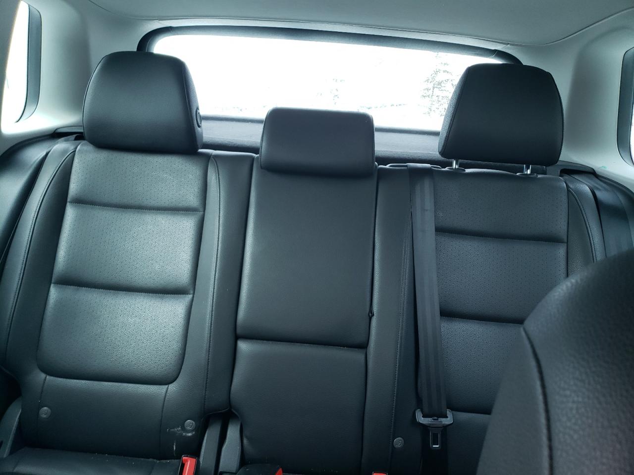 2015 Volkswagen Tiguan - Image 10