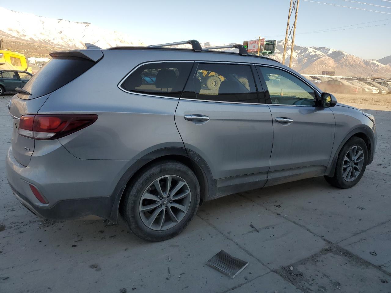 2017 Hyundai Santa Fe - Image 3